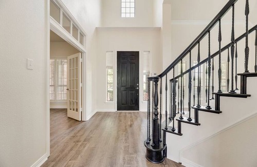 Allen House | Marvelous 4-bedroom house with Large backyard and pool/SPA