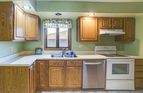 Burke House | 2 Mi to Burke Lake: Quaint Small-Town Retreat!