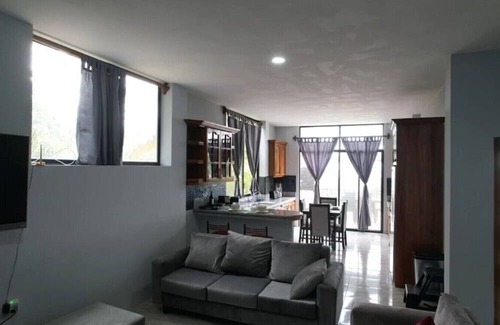 Puerto Lopez Apartment | Coastal Villa Retreat with Private Jacuzzi & Garage Near Isla de la Plata