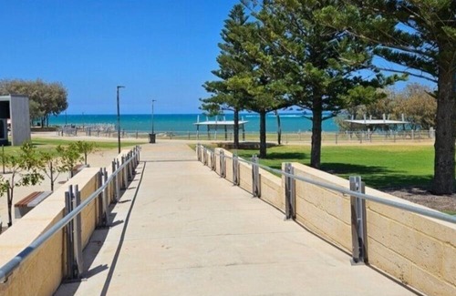 Alkimos Apartment | Wake up every morning with stunning ocean views on your door step.