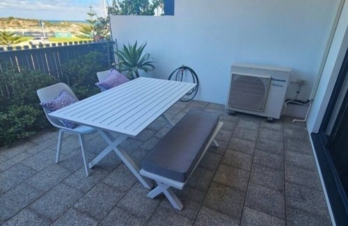 Alkimos Apartment | Wake up every morning with stunning ocean views on your door step.
