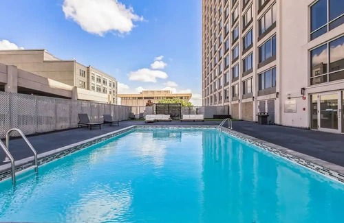 Downtown Hartford Apartment | Fully Furnished Private 1-bed Boutique Building FREE UTILITIES/GYM/POOL
