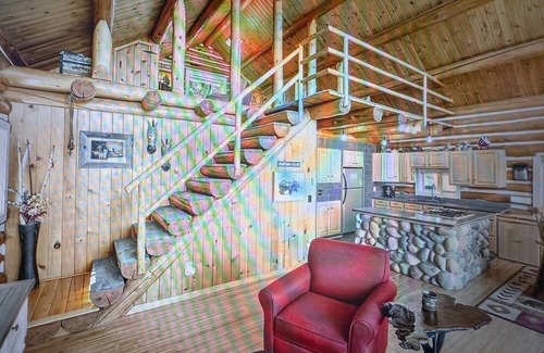 Medford House | Beautiful Log Home with City View! 2 bedroom 2 bath home in the mountain woods.