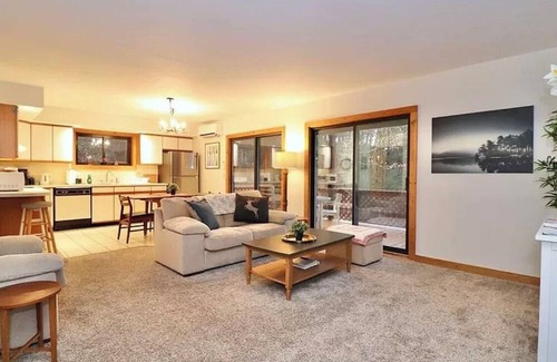 Lanesville Ski Chalet | 4-bedroom tranquil chalet near Hunter Mountain, incl. hot tub + game room