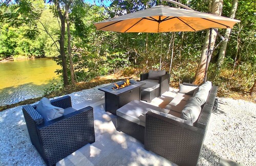 Ruby RV Rental | Elysian Escape: Starlit Riverfront Glamping Suite AC + WiFi + Games