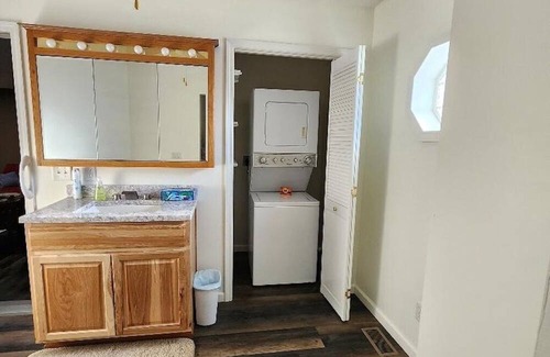 Fairview Park Apartment | Peaceful and charming apartment in Clinton, Indiana