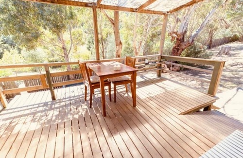 Swan Bay Cottage | Cosy cottage on the Tamar - 15 minutes to Launceston/Vineyards