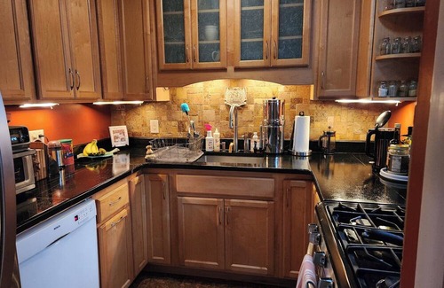 Batesville House | Quiet 2-bedroom house with AC/wifi in the woods near Charlottesville