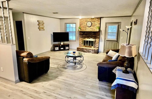Enterprise House | Charming, recently renovated 3 BR house in a quiet neighborhood in Enterprise!