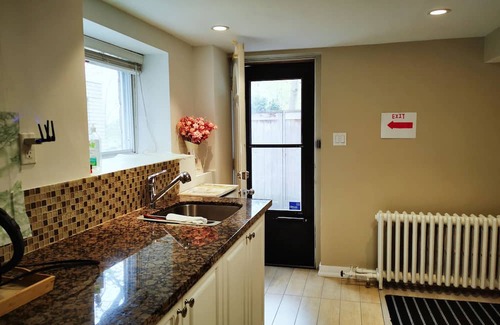 Yonge-Eglinton Apartment | Spacious tidy walkout basement in Midtown Toronto