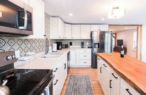Columbiaville House | 3BR Creekside Retreat with Hot Tub, Firepit & 10min to Hudson