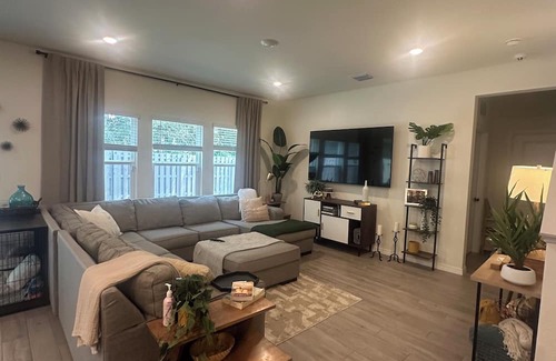 Newberry House | Family Space for Gator Games, Graduations and UF Gatherings