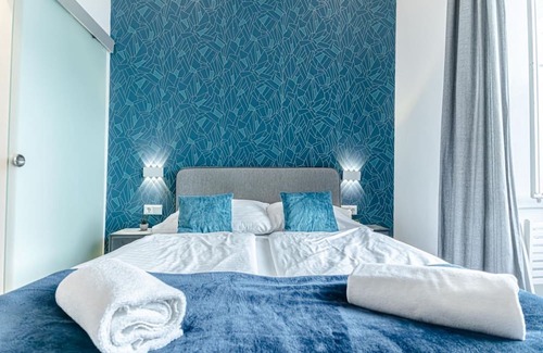 Mariahilf Hotel | Peaceful Room Near Westbahnhof | Ensuite & WiFi