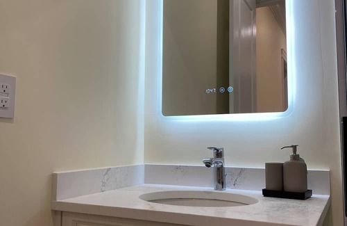 Burnaby House | Aurora-Metrotown Private Room