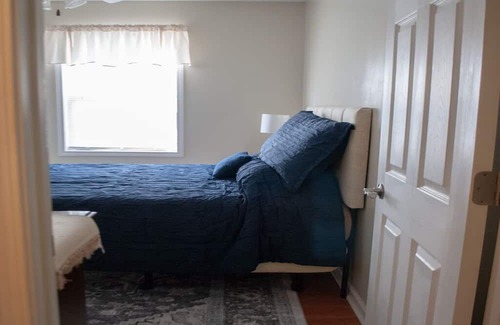 Fairview Park Apartment | Quiet and sophisticated apartment with AC in Clinton