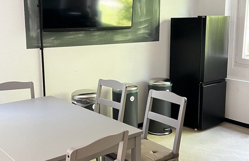 Laussnitz Apartment | Carotel Industrial Style meets Waldesruhe with a dog