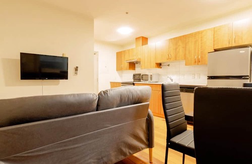 Gastown Apartment | Pet Friendly Furnished One Bedroom@440 Richards