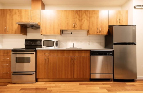 Gastown Apartment | Pet Friendly Furnished One Bedroom@440 Richards