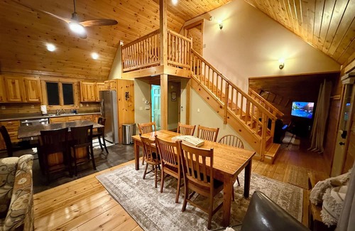 Rumford Center Cabin | Luxury Cabin Near Sunday River - Sleeps 13, A/C, Hot Tub, 21' Gazebo, Generator