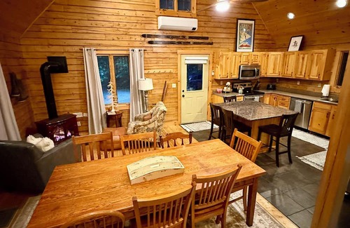 Rumford Center Cabin | Luxury Cabin Near Sunday River - Sleeps 13, A/C, Hot Tub, 21' Gazebo, Generator