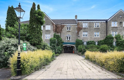 Bradford Apartment | Bradford|Bridal Suite