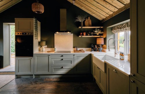 Tatton Park House | Landlords Cottage was once the village pub, now a characterful holiday retreat in the heart of Lower Withington, Cheshire.