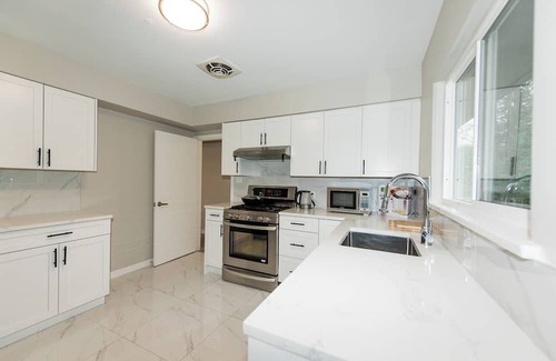 Burnaby House | Burnaby Metrotown 3 bedroom upstairs for 5 people