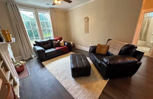 Dublin Apartment | Charming 1-bedroom apartment in fabulous Dublin, GA. Just minutes from Downtown.