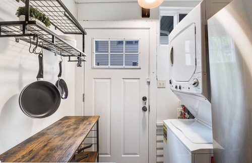 University District House | Upgraded Historical Gem 5BR/4Ba/with AC in U District