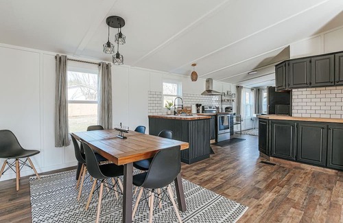 Afton Cottage | Basecamp Cottage: Central to Nelson151 Wine/Brews