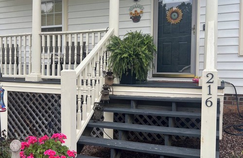 Jonesborough House | Charming 1-bedroom house in quaint downtown Jonesborough