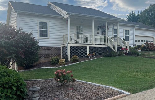 Jonesborough House | Charming 1-bedroom house in quaint downtown Jonesborough