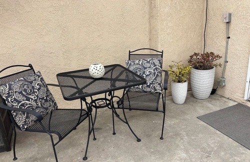 Torrance Apartment | Private studio in Redondo Beach - steps from the beach