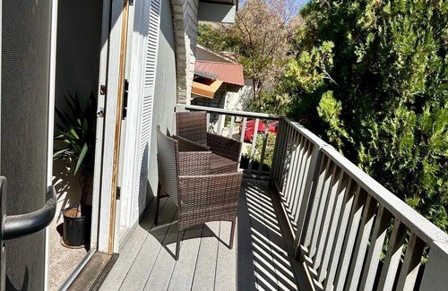 Northeast Heights House | Cozy 3-Bedroom Getaway with Yard, Driveway and Garage