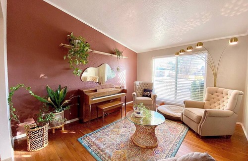 Northeast Heights House | Cozy 3-Bedroom Getaway with Yard, Driveway and Garage