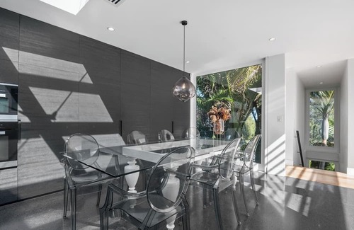 Westmere Apartment | Westmere Luxury | w Pool | by Furnished Rentals