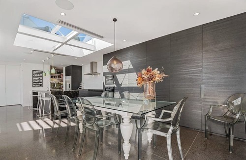 Westmere Apartment | Westmere Luxury | w Pool | by Furnished Rentals