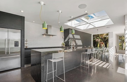Westmere Apartment | Westmere Luxury | w Pool | by Furnished Rentals