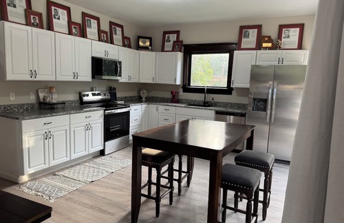 Pittsburg House | The Silverback Shack