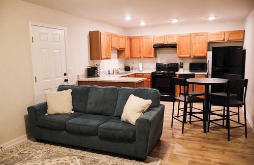 Fayetteville House | Charming 1-bedroom, 1-bathroom unit in Fayetteville with AC