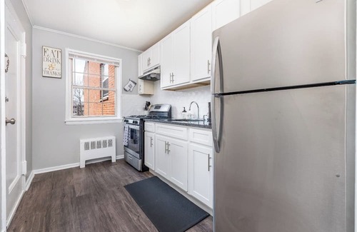 West Hartford Apartment | West Hartford Affordable, NEW, & Parking Included