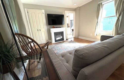 Greenfield Apartment | Charming Country-Chic 1BR in Greenfield – King Bed, Rain Shower, Near Berkshires