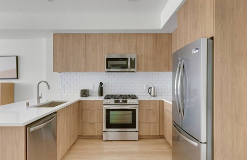 Burlingame Apartment | Blueground | Ingold - Milldale, pool, nr Park