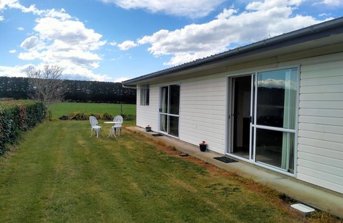 Darfield Cabin | Cosy comfortable, peaceful retreat, 30 mins from Christchurch Airport