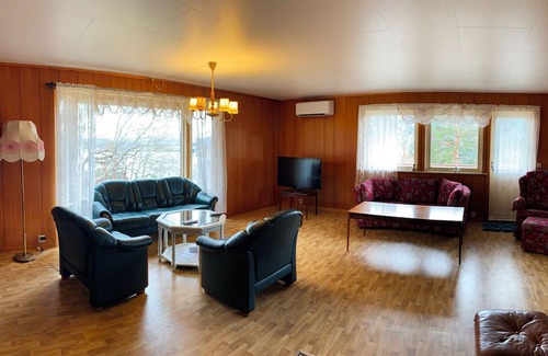 Halsa Municipality House | Charming 2-bedroom house in superb Møre og Romsdal with AC