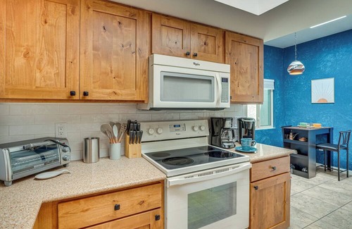 Green Valley House | Quiet Townhome w/Mountain Views in Green Valley