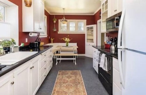 Newberg House | Family/Pet Friendly Craftsman