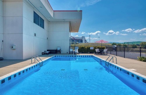 Bluff City Condo | New, SpeedwaySkyview 3BR/3BA@BMS