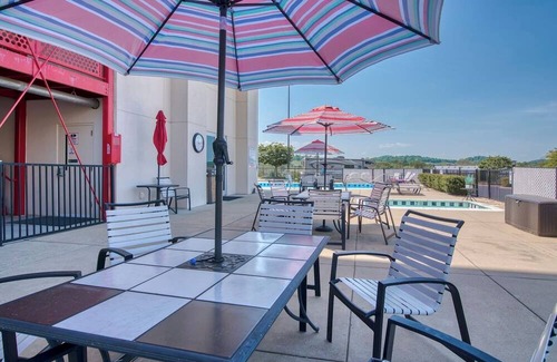Bluff City Condo | New, SpeedwaySkyview 3BR/3BA@BMS