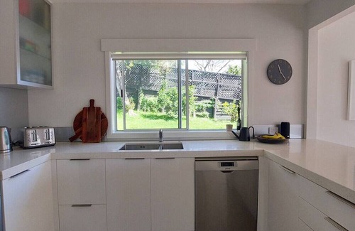 Kohimarama Apartment | Coastal Home with Pool & Spa (Furnished Rentals)